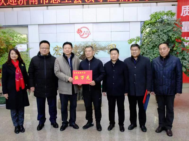 济南市总工会常务副主席傅金峰到AK官方网站集团走访慰问